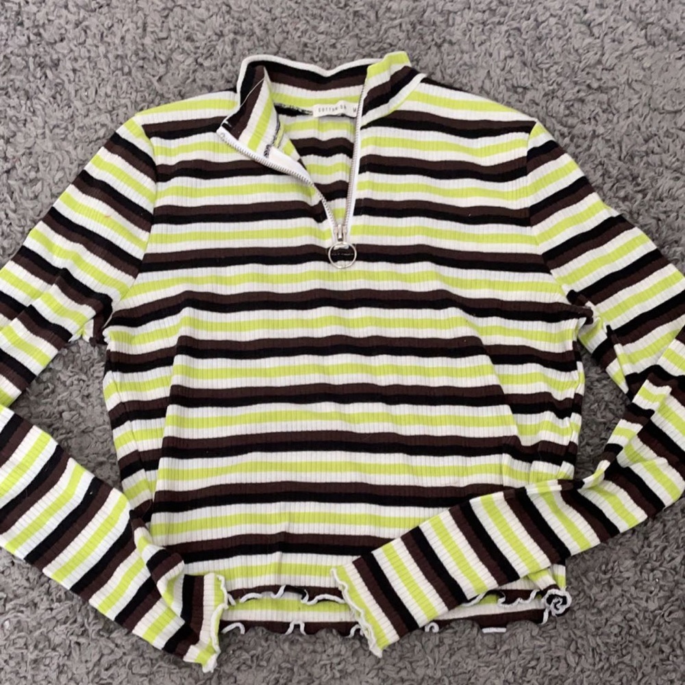 Collard long sleeve crop top 🤎💚